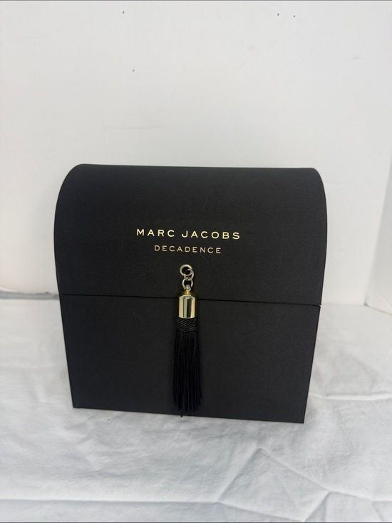 Marc Jacobs Other - Marc Jacobs Decadence Box and clutch